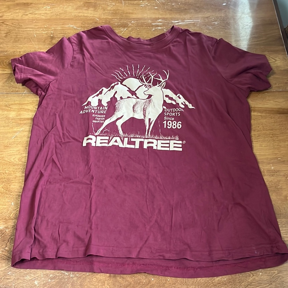 NWOT • Realtree T-Shirt